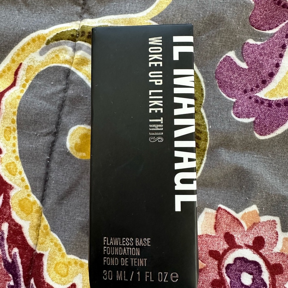 IL MAKIAGE Woke Up Like This Foundation